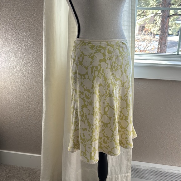 Ann Taylor 4P Silk A line skirt - Picture 6 of 9
